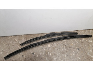 Стеклоочиститель лобового стекла