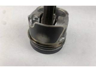  Поршень с шатуном  02604LA, 04LADE  Audi A3 S3 8V  