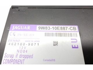 Радио/ проигрыватель CD/DVD / навигация