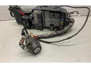 Блок предохранителей 9168986, 9441542   Volvo S80