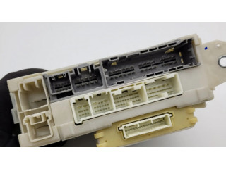 Блок предохранителей 8273053022   Lexus IS 220D-250-350    