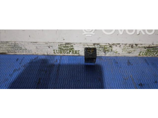 Блок предохранителей MB818524 Mitsubishi Montero