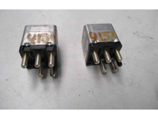 Pojistková skříňka Řídící jednotka BSM 015420219, 4RD00412200 Mrcedes-Benz E W124 1988