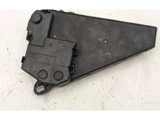 Pojistková skříňka 6906588, 518811054 Toyota Avensis T270 2016