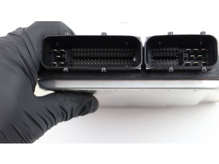 Блок управления двигателя 045906019AT, 0281011100 Audi A2