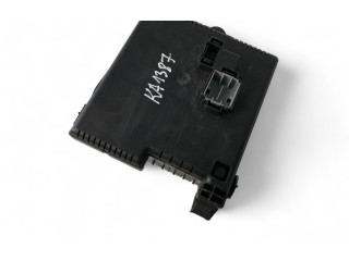 Блок предохранителей 30728512 Volvo V70