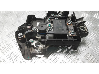 Блок предохранителей 32200334, 31473877 Volvo XC40