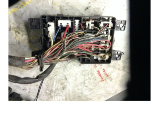   Pojistková skříňka    Mitsubishi Pajero 1990