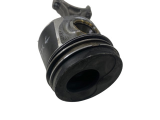  Поршень    Audi A3 S3 8P  