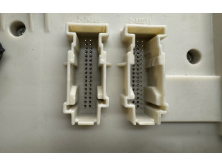 Блок предохранителей 31254317, 05131074   Volvo C30    