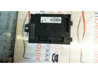 Блок предохранителей 284B19573R Renault Clio III