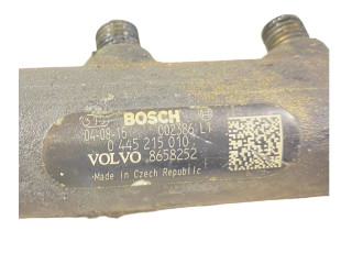 Топливная рампа 8658252, 002386L1 Volvo V70