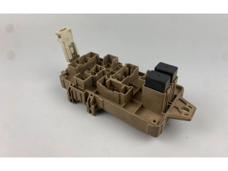 Блок предохранителей  610125   Subaru Forester SG    