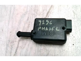 Блок управления центрального замка     Renault 25