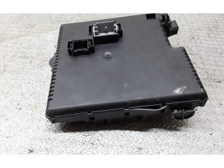 Блок предохранителей    30728512   Volvo V70