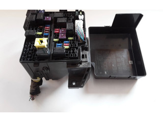 Блок предохранителей 8565A368, 8565A369 Mitsubishi L200