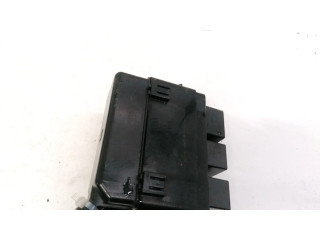 Блок предохранителей Mitsubishi Outlander