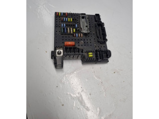 Блок предохранителей 30728512, 05W425   Volvo S60    