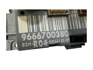 Блок предохранителей 9666700380   Peugeot Partner    