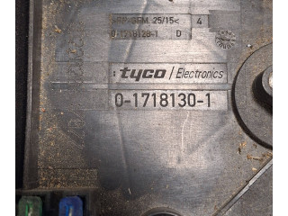 Блок предохранителей  017181281, 017181301   Volkswagen Touran II    