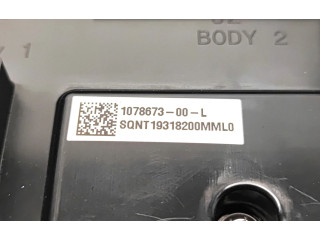 Комфортный модуль 1078673-00-L    Tesla Model 3  L1S 