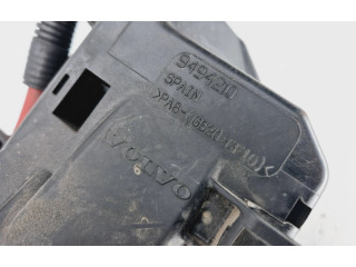 Блок предохранителей  9494210   Volvo V70    