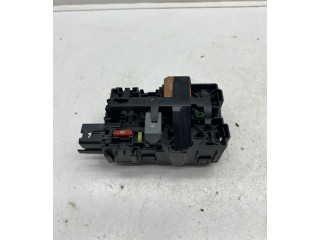 Блок предохранителей  9812661980, A006C801   Peugeot Partner III    