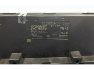 Блок комфорта 5Q0937084DH, 5Q0937084DH Skoda Octavia 985