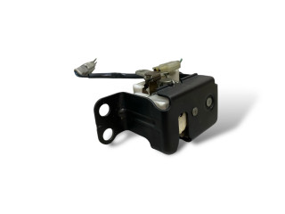 Замок багажника     Honda CR-V 2002 - 2006 года