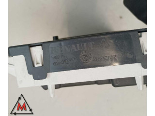 Přístrojová deska Renault Modus 2004 P8200668077, 281198448X0