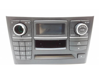 Радио/ проигрыватель CD/DVD / навигация