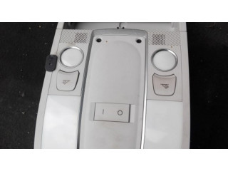 Фонарь освещения передних мест