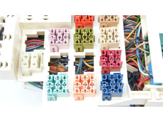 Блок предохранителей 6849815, 3515171 Volvo C70