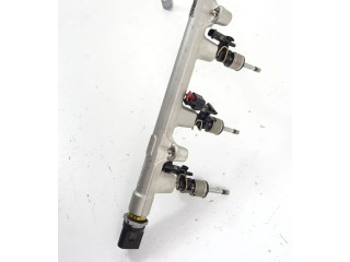 Топливная рампа 05E906054A Skoda Scala