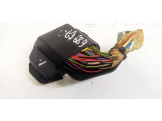 Pojistková skříňka Audi A6 S6 C4 4A 1997