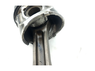 Поршень с шатуном 204DT Land Rover Discovery Sport