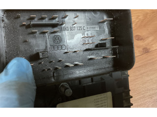 Блок предохранителей 1K0937125C, 017183073   Volkswagen Caddy    