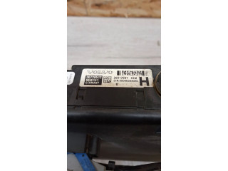 Блок предохранителей 28017881 Volvo S60