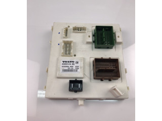 Блок предохранителей 32320214AA, UK1318 Volvo XC40