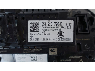 Панель приборов 654920790D   Skoda Kamiq       