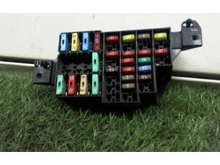 Блок предохранителей     Dacia Logan I    