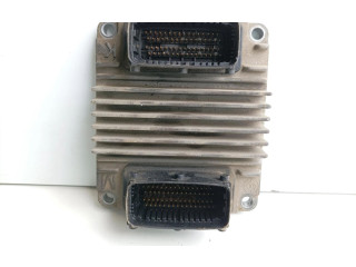 Блок управления двигателем Блок управления D01010 Opel Combo C