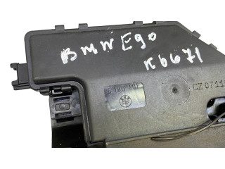 Zámek zadních dveří 8196401 BMW 3 E90 E91 2007