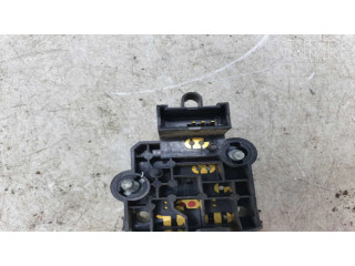 Мултифункционный включатель управления / ручка