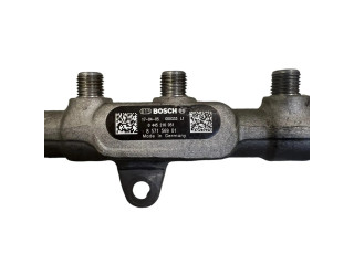 Vstřikovací lišta 8571569 BMW 7 G11 G12 pro naftový motor 3.0