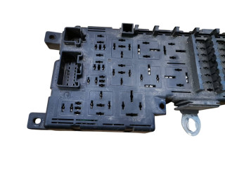 Блок предохранителей 8637841, 518323324 Volvo S60