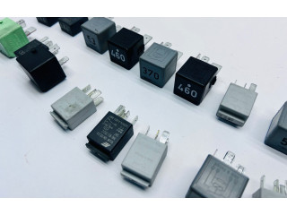   Pojistková skříňka 0281003032, 20141205   Volkswagen Tiguan 2008