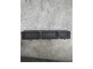 Блок предохранителей 681037125R Dacia Sandero