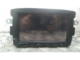 Радио/ проигрыватель CD/DVD / навигация