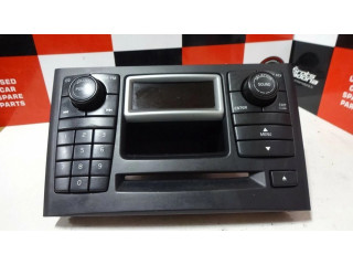 Радио/ проигрыватель CD/DVD / навигация